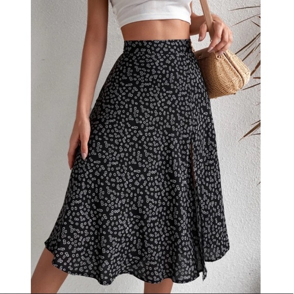 Accessories - Boho black white floral print slit thigh skirt